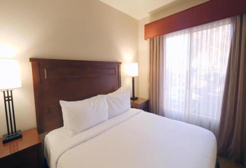 استودیوی استاندارد, Bell Rock Inn