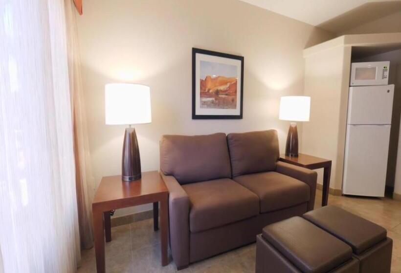 استودیوی استاندارد, Bell Rock Inn