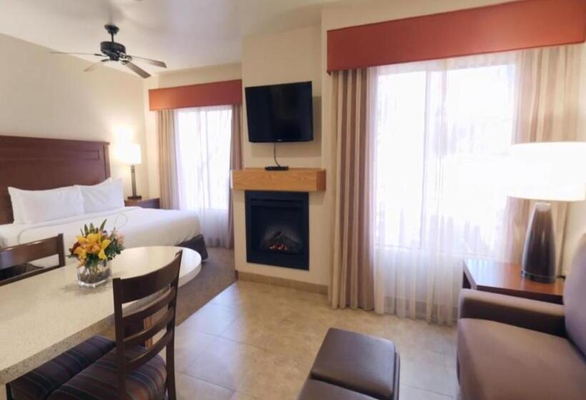 استودیوی استاندارد, Bell Rock Inn