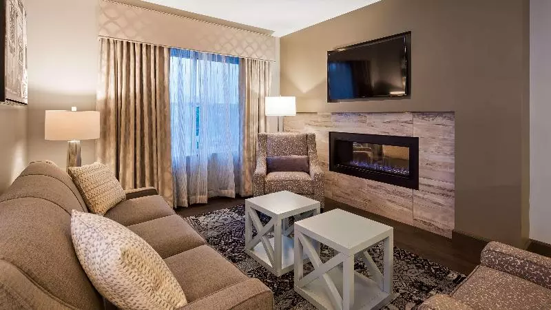 リバービュースイート, Best Western Plus Franklin Square Inn