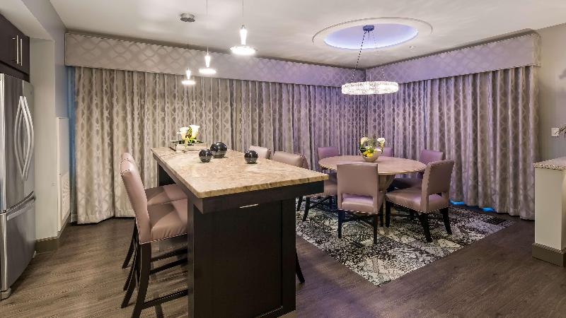 강 전망 스위트, Best Western Plus Franklin Square Inn