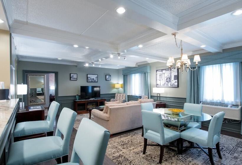 스위트, Best Western Plus Franklin Square Inn