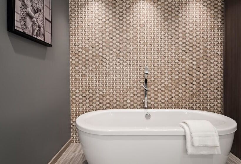 강 전망 스위트, Best Western Plus Franklin Square Inn