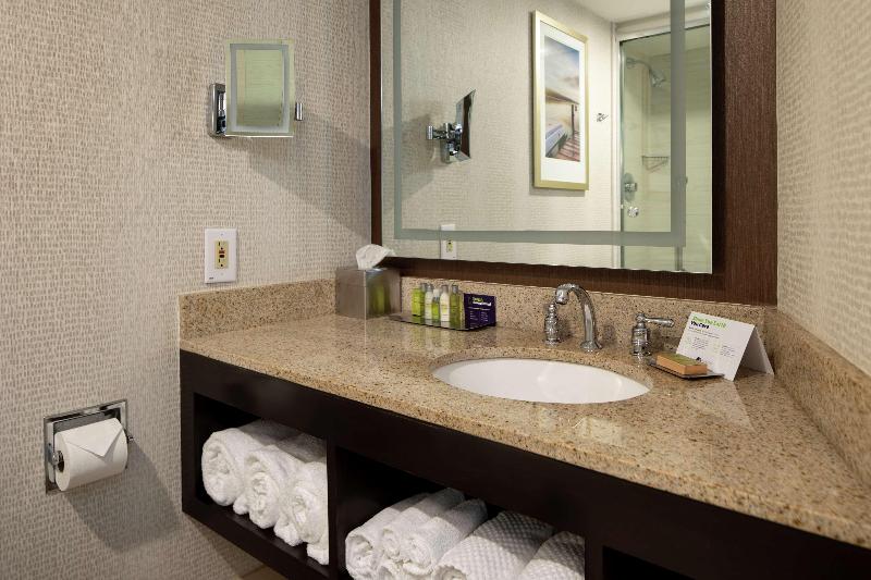 이그제큐티브 룸 킹사이즈 침대, Doubletree By Hilton Hotel Portland