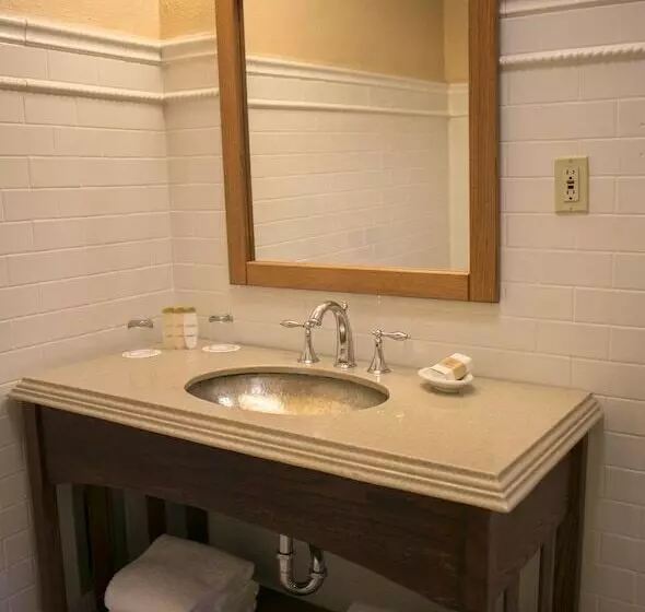 اتاق استاندارد با 2 تخت دوبل, The Omni Grove Park Inn & Spa Asheville