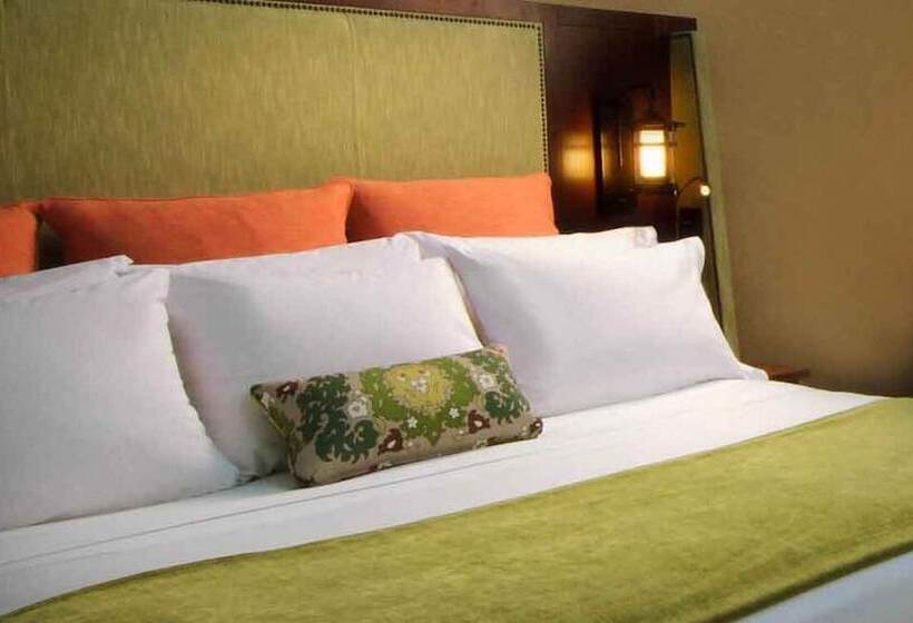 غرفة بريميوم, The Omni Grove Park Inn & Spa Asheville