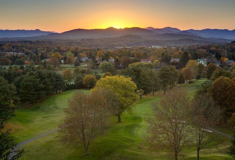 ダブルベッドスタンダードルーム, The Omni Grove Park Inn & Spa   Asheville