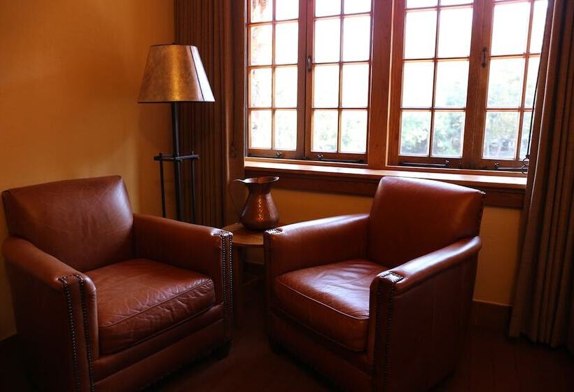 ダブルベッドスタンダードルーム, The Omni Grove Park Inn & Spa   Asheville