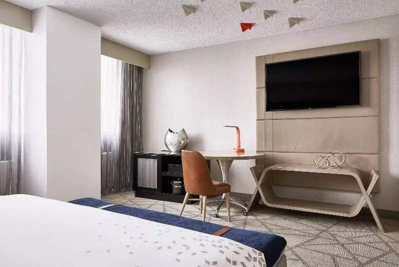キングサイズベッドのスタンダードルーム, Renaissance Denver Hotel & Conference Center