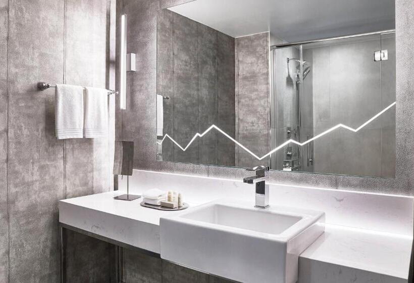 חדר סטנדרט עם מיטת קינג, Renaissance Denver Hotel & Conference Center