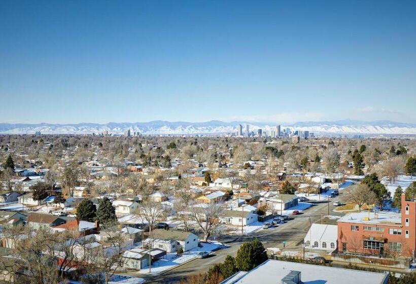 חדר סטנדרט עם מיטת קינג, Renaissance Denver Hotel & Conference Center