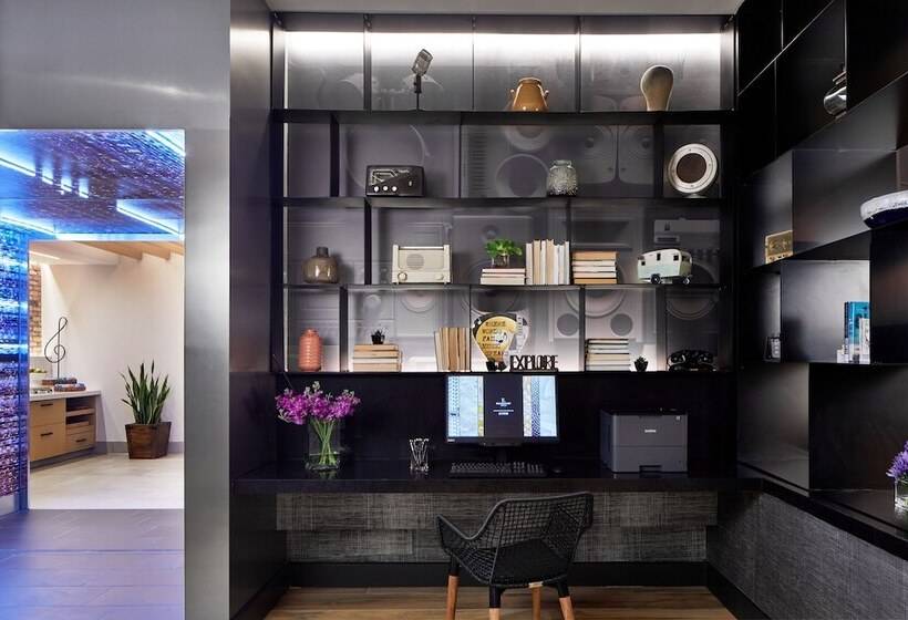 俱乐部房间, Renaissance Nashville