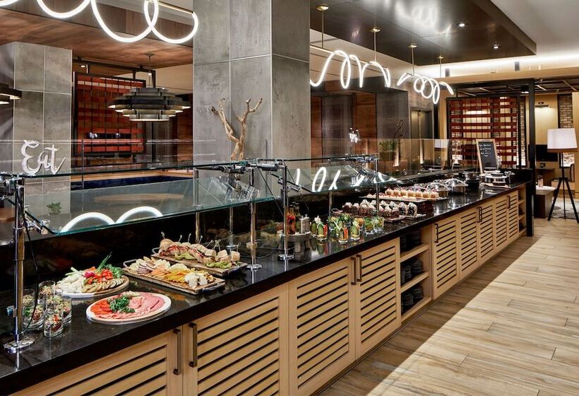 俱乐部房间, Renaissance Nashville