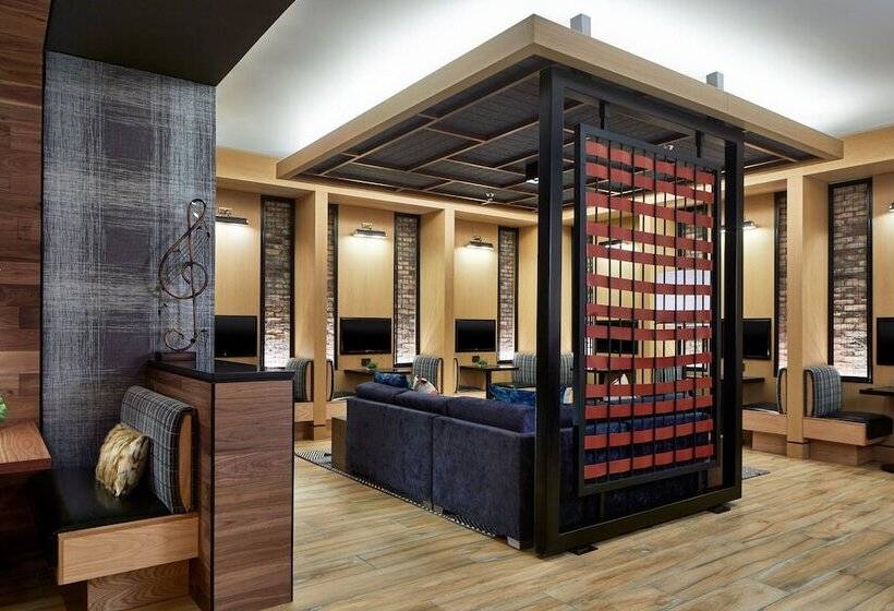 俱乐部房间, Renaissance Nashville