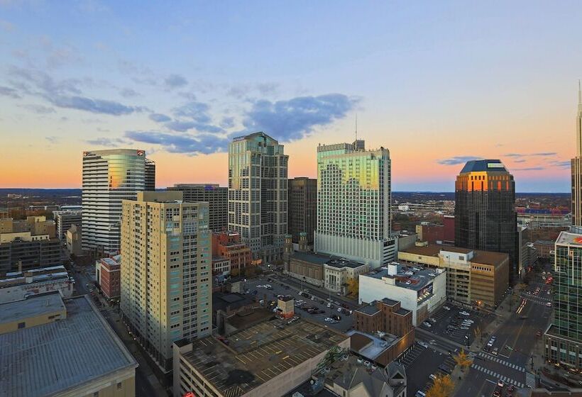 带2个双人床的标准工作室, Renaissance Nashville