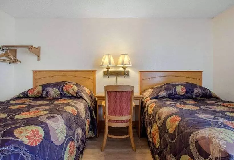 ２ダブルベッドのスタンダードルーム, Rodeway Inn