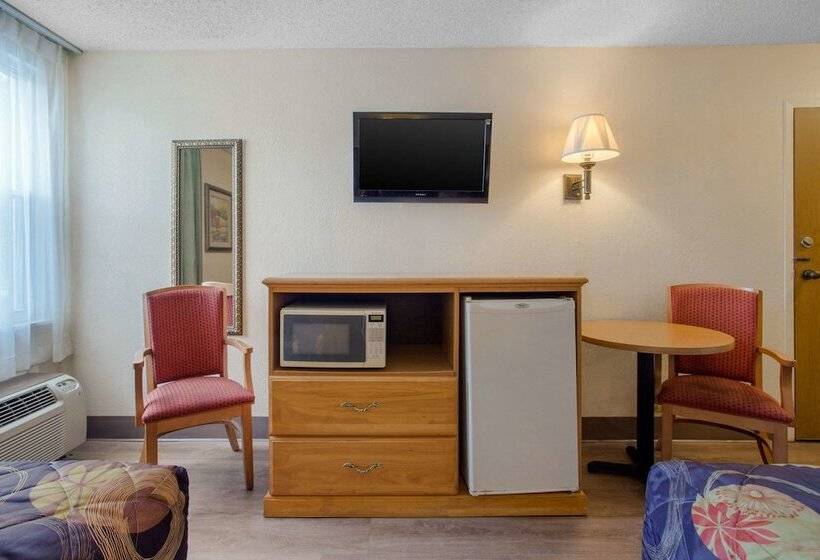 غرفه قياسيه سريرين مزدوجين, Rodeway Inn