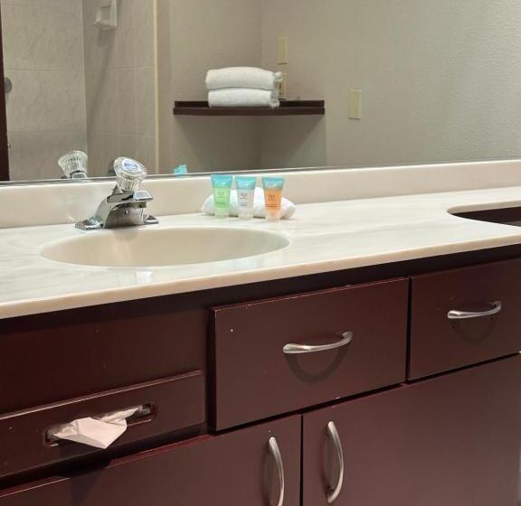 חדר סטנדרט, Sojourn Suites Portland Airport