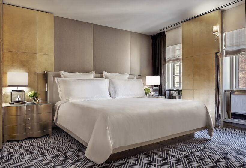 جناح, The Carlyle, A Rosewood