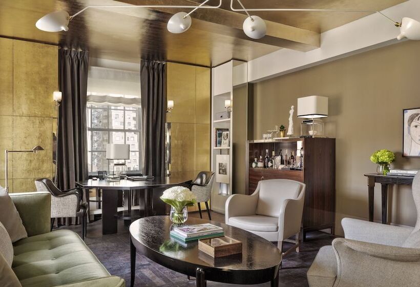 جناح, The Carlyle, A Rosewood