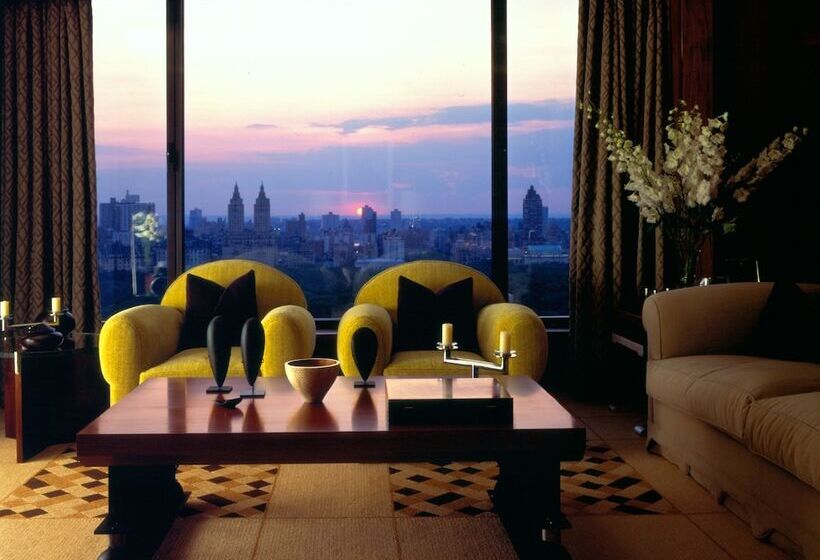 جناح, The Carlyle, A Rosewood