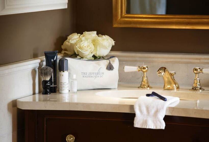 Номер Deluxe, The Jefferson