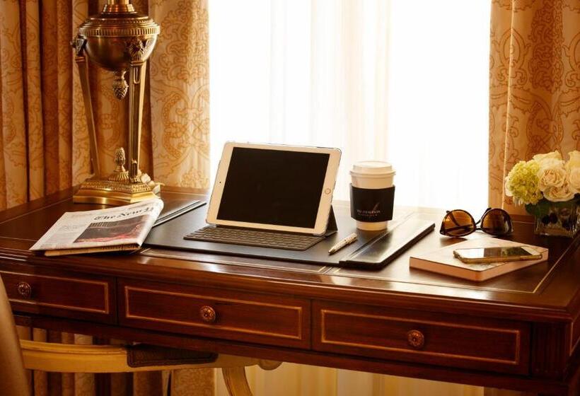 Номер Deluxe, The Jefferson