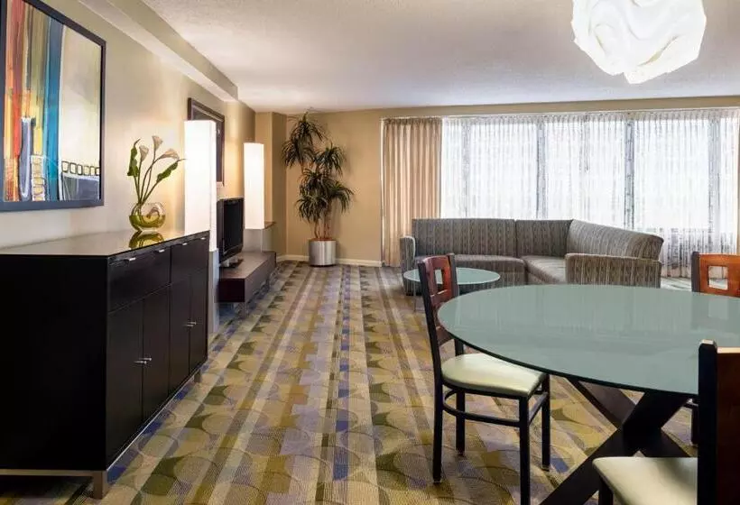 سوئیت پرزیدنت, Wyndham Springfield City Centre