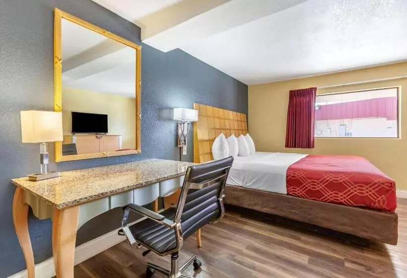 キングサイズベッドのスタンダードルーム, Econo Lodge Clovis