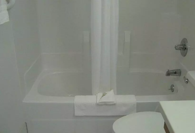 スイート, Super 8 By Wyndham Ottawa Starved Rock