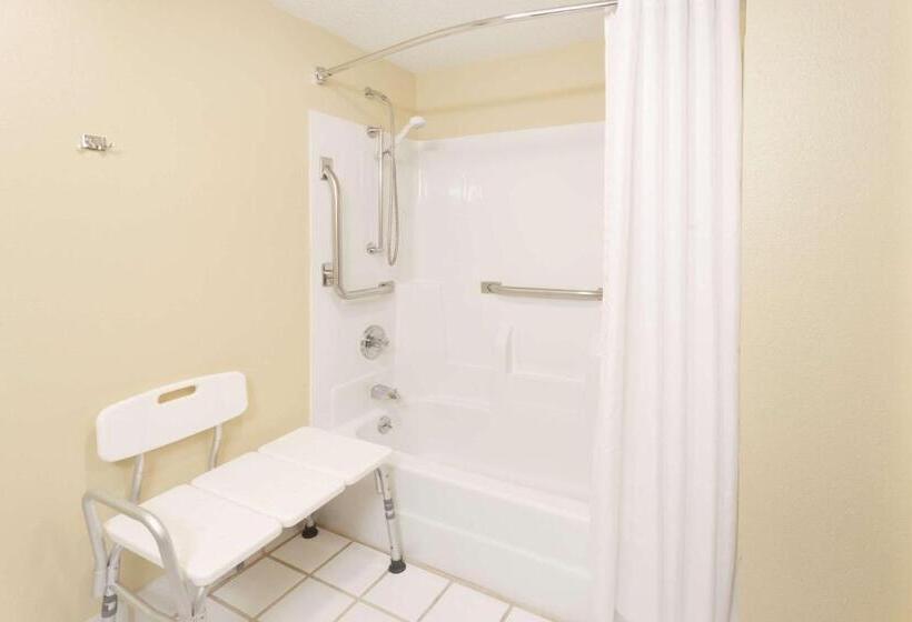 身障者適用スタンダードルーム, Super 8 By Wyndham Ottawa Starved Rock