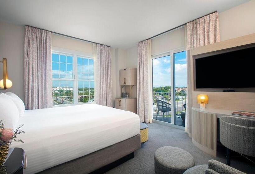 جناح جونيور ديلوكس, The Don Cesar