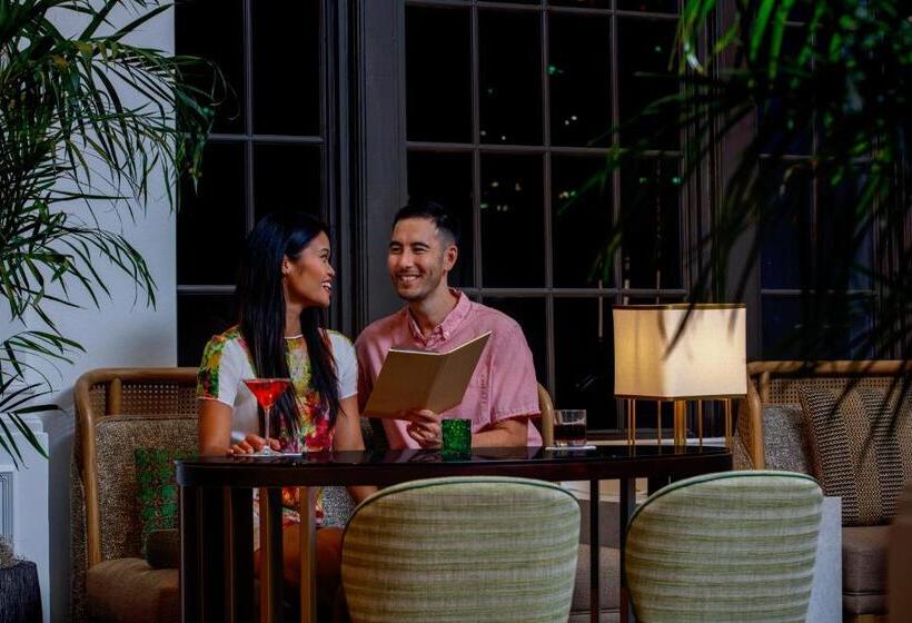 غرفة قياسية سرير كينج, The Don Cesar