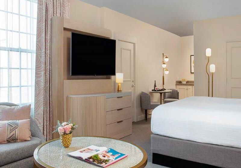 جناح جونيور ديلوكس, The Don Cesar