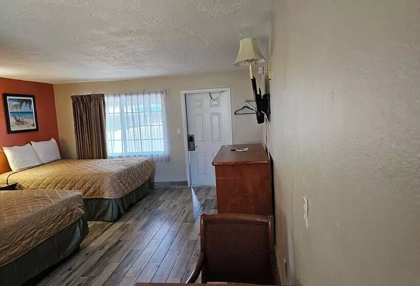 ２ダブルベッドのスタンダードルーム, Three Oaks Motel  Titusville