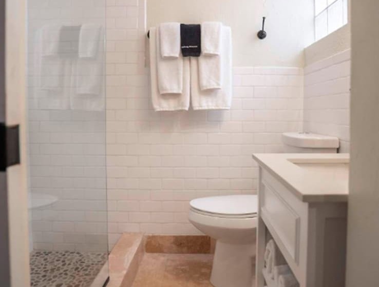 Номер Superior, Company House