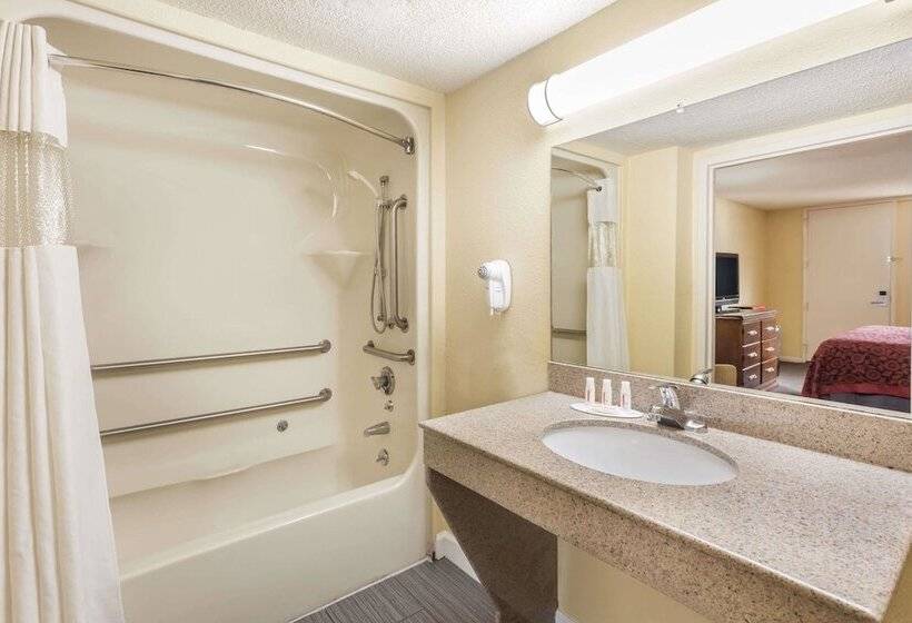 غرفه قياسيه سريرين مزدوجين, Days Inn By Wyndham College Park Airport Best Road