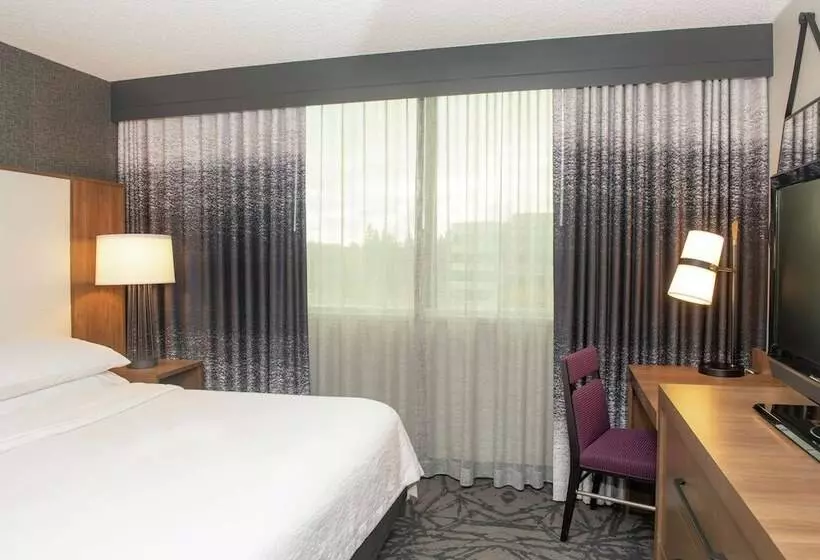 سوئیت برای معلولان, Embassy Suites By Hilton Walnut Creek