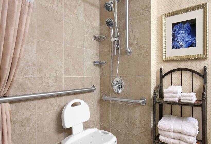 جناح لذوى الاحتياجات الخاصة, Embassy Suites By Hilton Walnut Creek