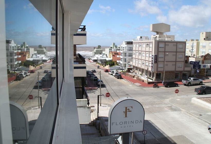 غرفة سوبيريور, Florinda