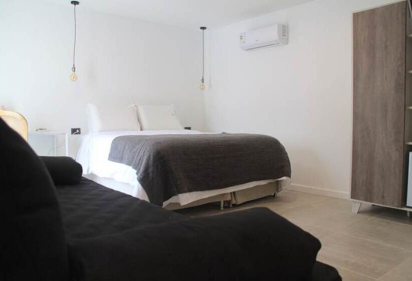 جناح ديلوكس, Florinda