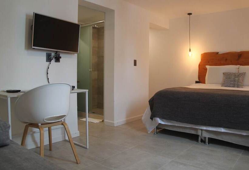 جناح ديلوكس, Florinda