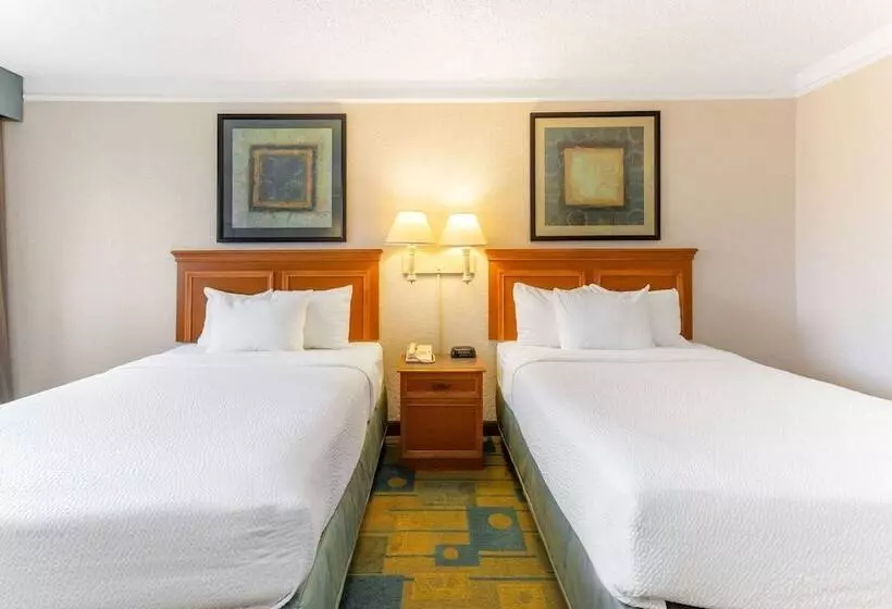 ２ダブルベッドのスタンダードルーム, La Quinta By Wyndham Redding