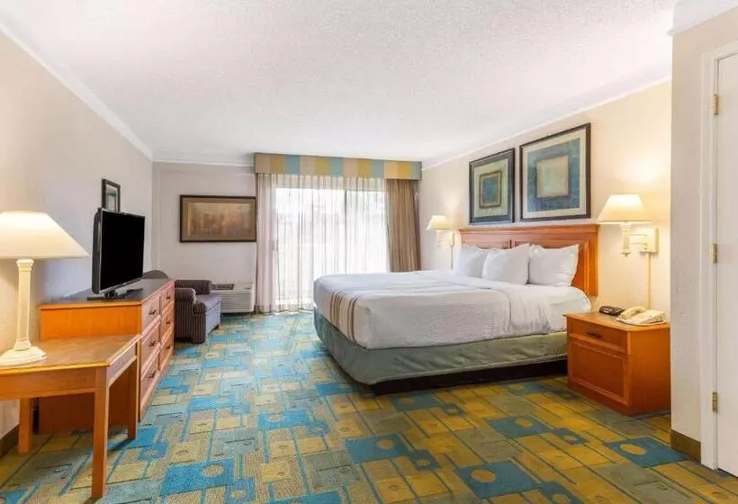 キングサイズベッドのエクゼクティブルーム, La Quinta By Wyndham Redding