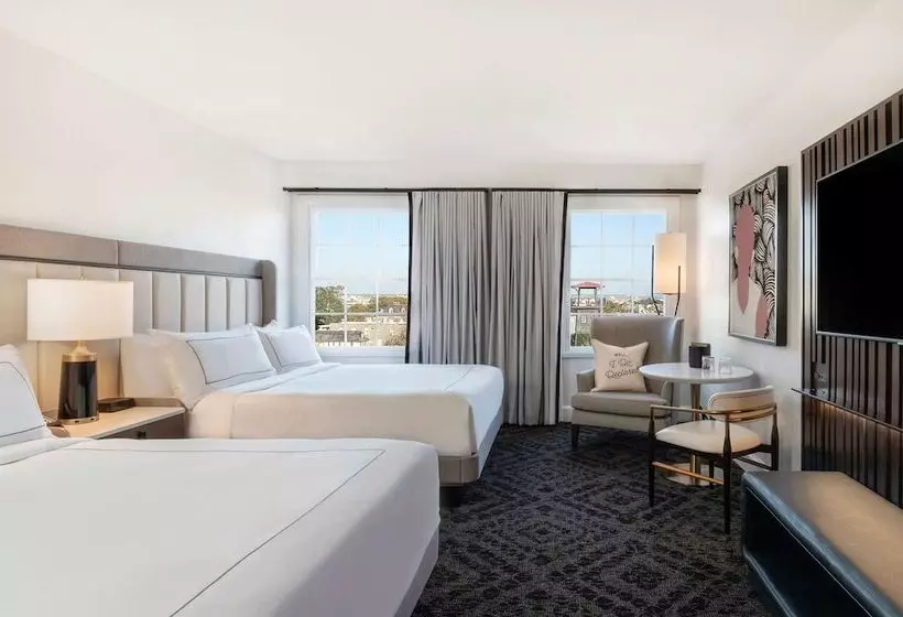 障害者適応デラックスルーム, Mills House Charleston, Curio Collection By Hilton