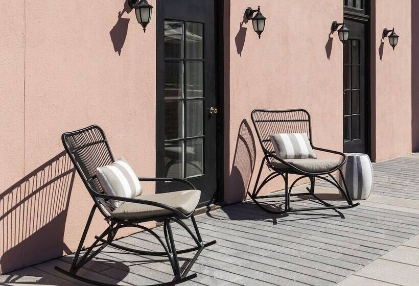 Номер Стандарт 2 Двуспальные Кровати, Mills House Charleston, Curio Collection By Hilton