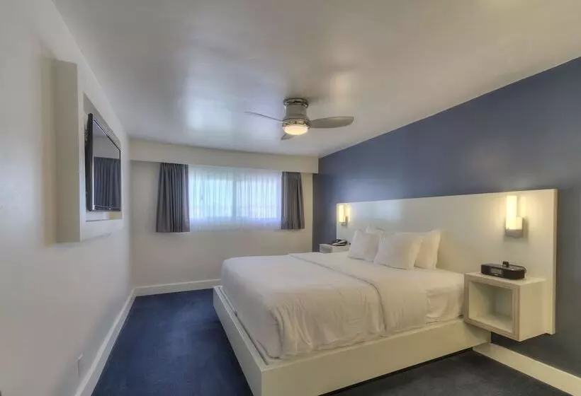 سوئیت پریمیوم, Oceanside Marina Suites  A Waterfront