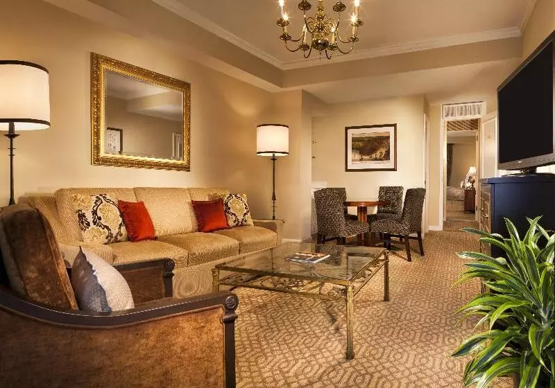 سوئیت با تخت بزرگ, Omni Royal Orleans