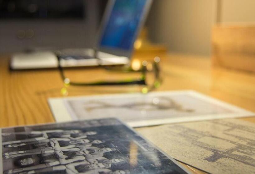 デラックスルーム, Sentinel