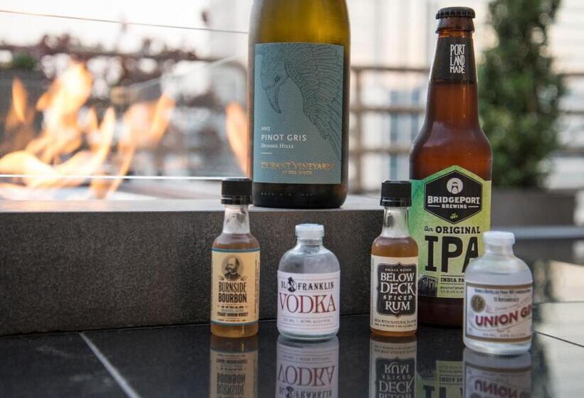 キングサイドベッドのスタンダードワンルーム, Sentinel